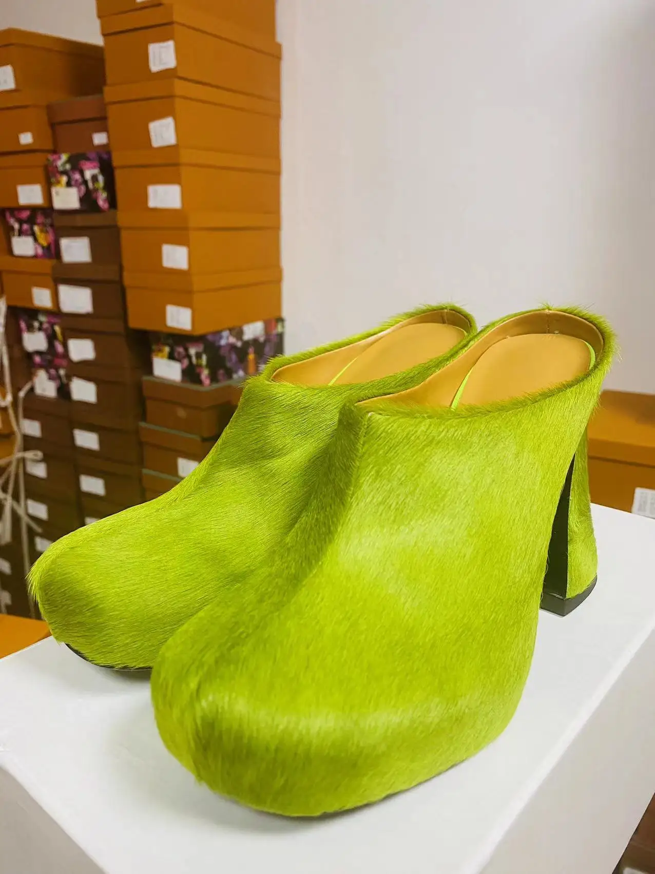 

Fur heels For Women Green Horse Hair Shoes Luxury Fashion Brand Designer Wedding Leather Round Toe Ladies Heels Sexy Cute Shoes