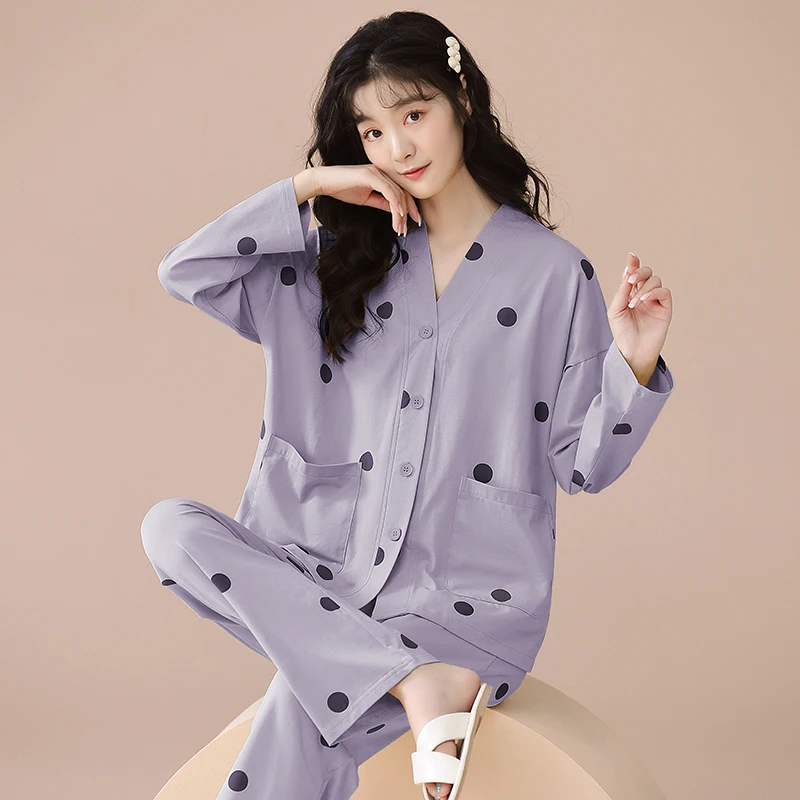 Nouveau pyjama tricoté pour femmes au printemps et à l'automne cardigan V - neck manches longues costume décontracté à la fraise