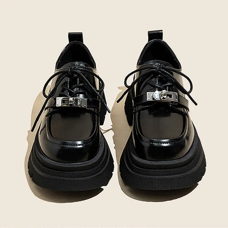 Черный цвет осенняя маленькая кожаная женская обувь на одинарной толстой