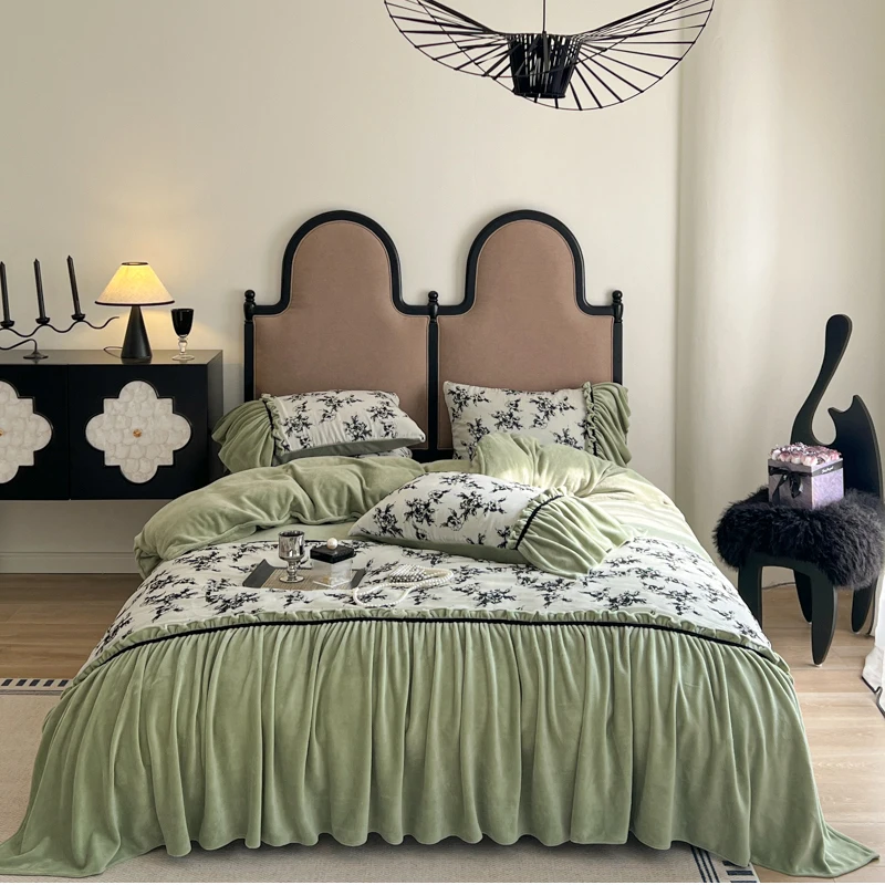 

High weight milk velvet printed lace style Beddingset stripe duvetcover flatsheet pillowcase winter warm Heating up
