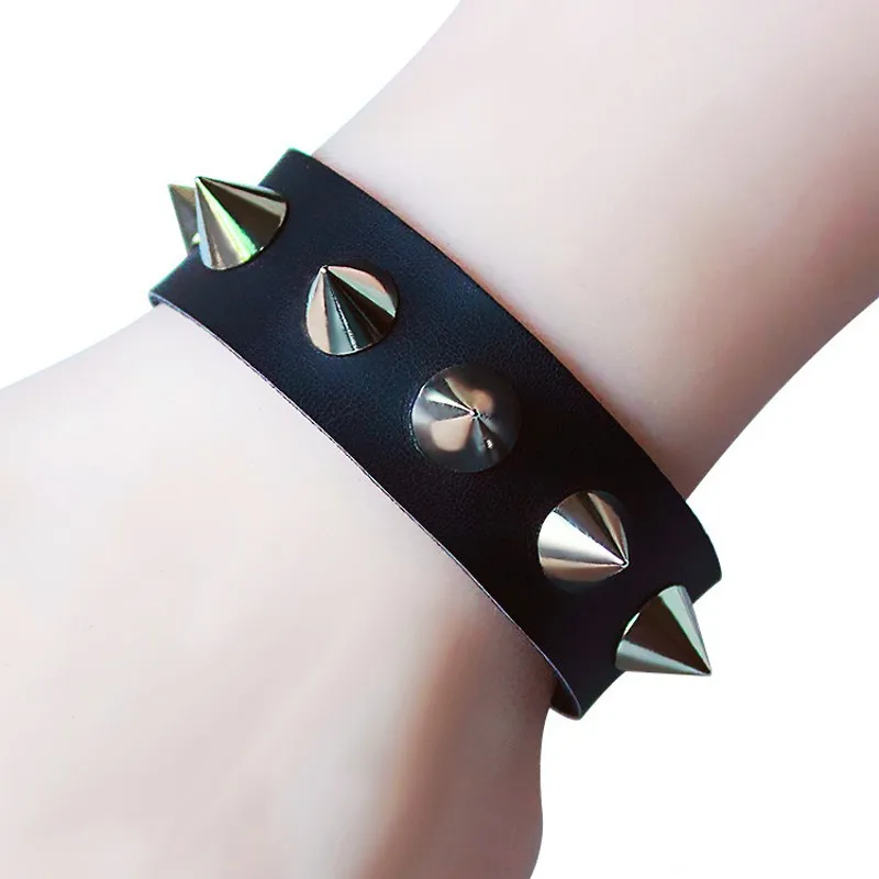 

Street Punk Gothic Vintage Spiked Rivet Leather Bracelet Charm Bracelets for Women Gifts Unique Pointed Bracelet