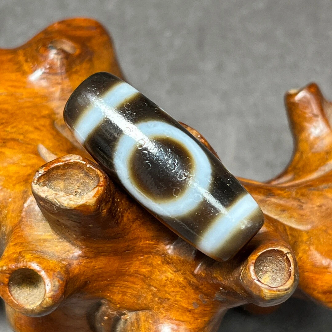 Одна фотография и одна вещь тибетская масляная целлюлоза небесные земные бусины