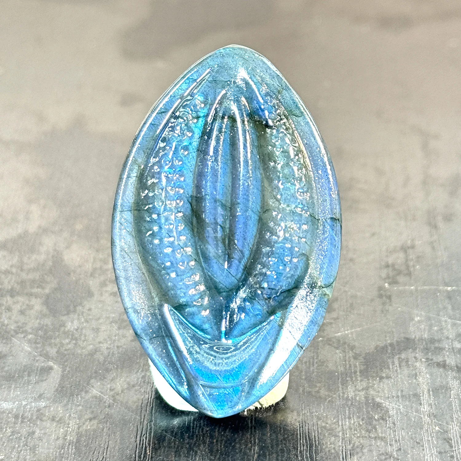 

Лабрадорит "Источник Жизни", двустороннее отражение, для дома