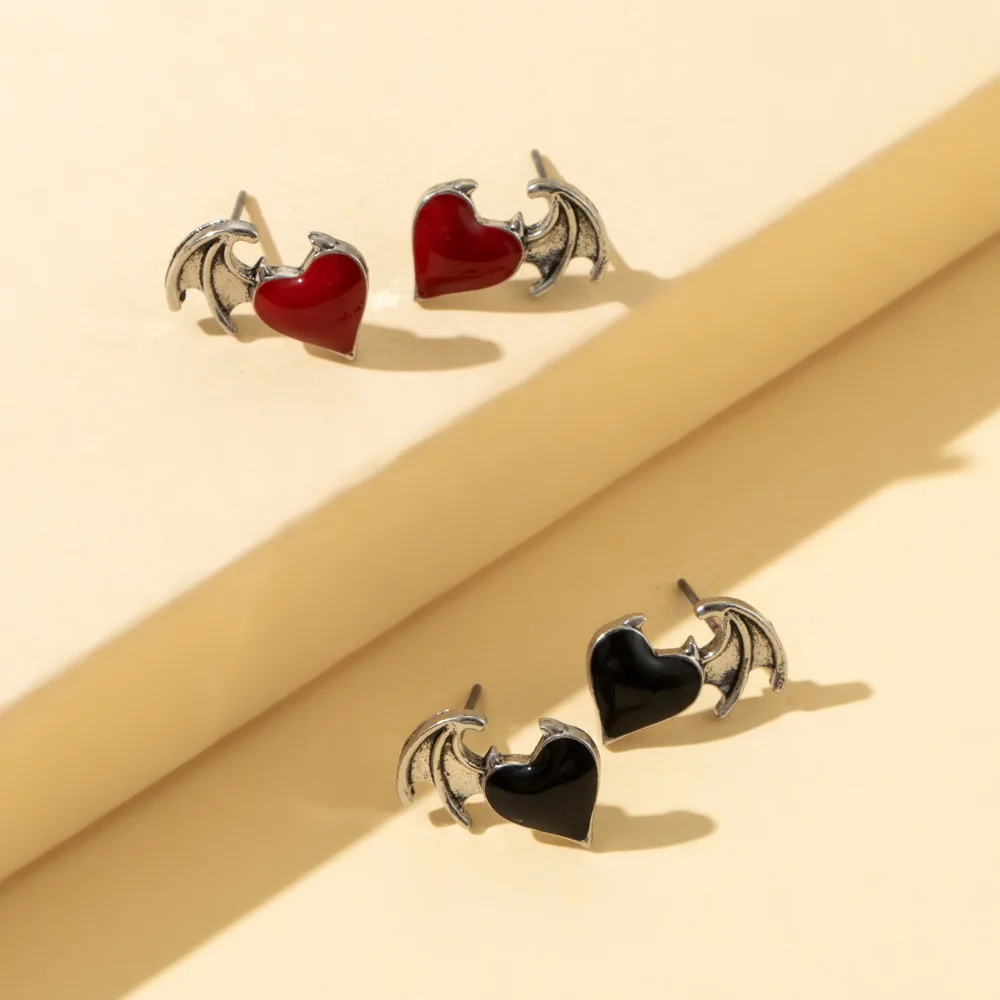 

2023 New VamGoth Bat Stud Earrings for Women Men Punk Red Crystal Gift Ancient Silver Color Party Gift Wholesale Heart Jewelry