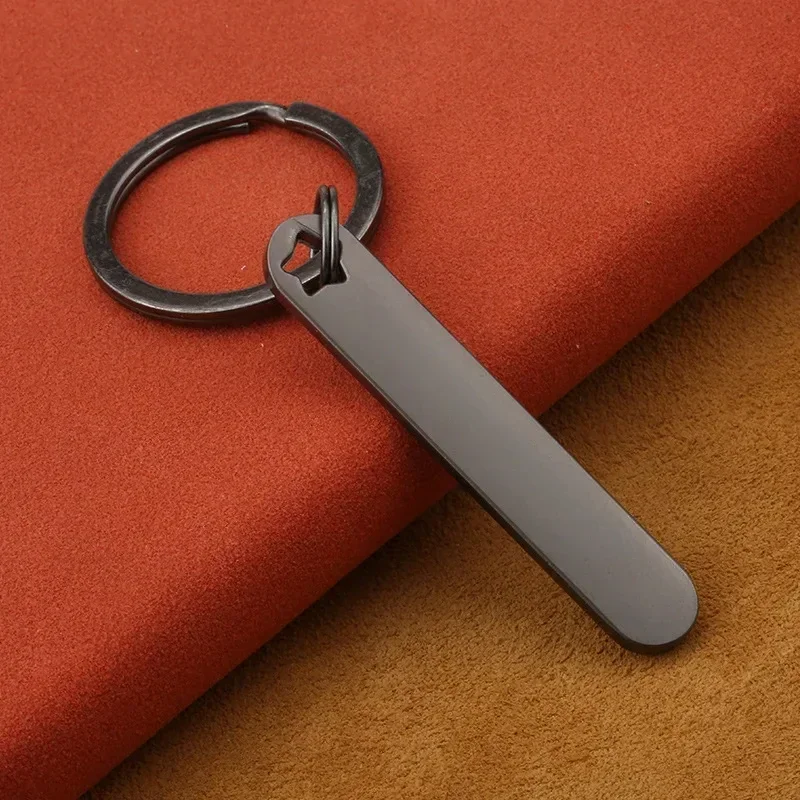 

Персонализированный титановый брелок AUERHAHN