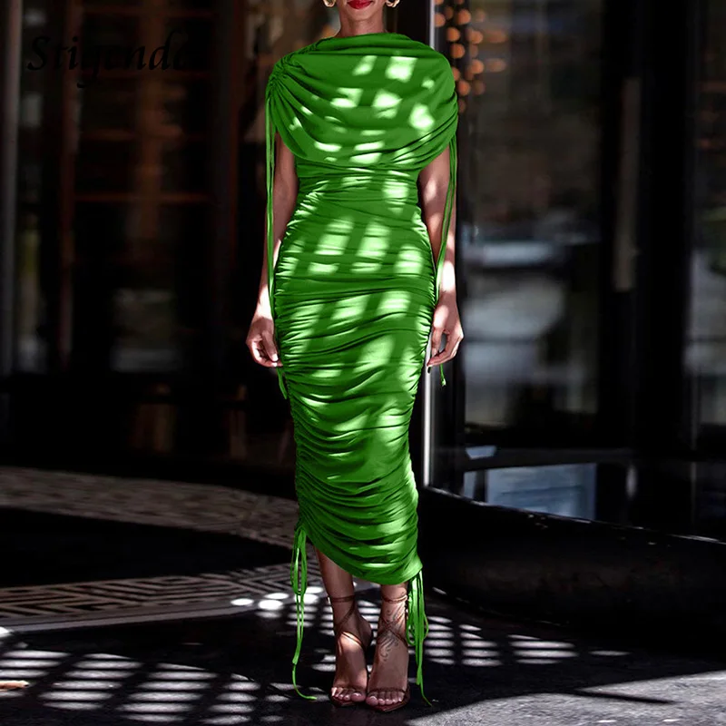 Женское длинное платье на молнии с рюшами и воротником-хомутом