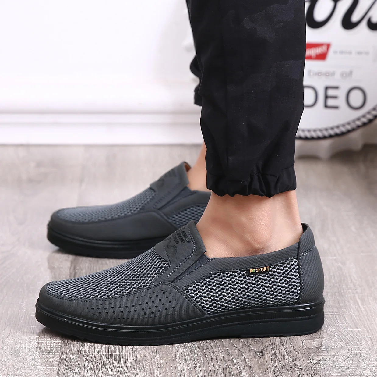 

Men Super Light Flats Shoes Big Size # 38-48 New Listed New Brand Men Casual Hot Sales High-End Shoes Summer Mesh for