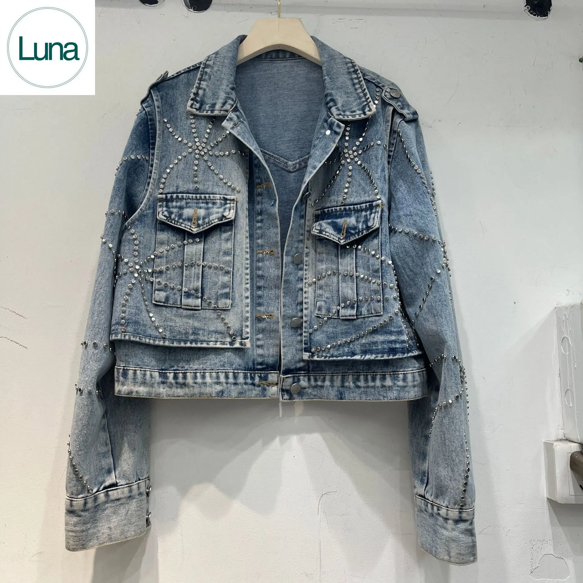 

Европейский дизайн чувство высокое определенное сверхпрочное джинсовое пальто с бусинами для женщин 2023 осень стиль бойфренд Лидер продаж