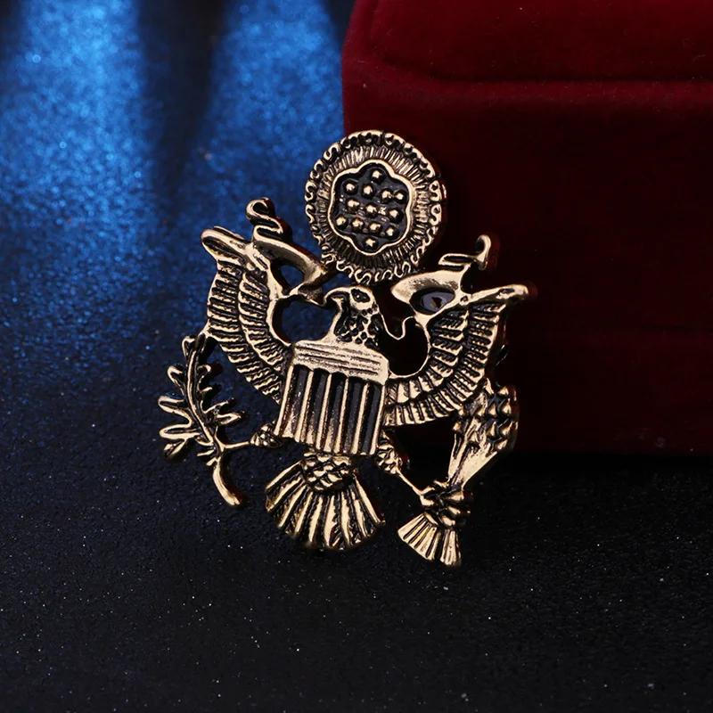 

Vintage Men's Eagle Badge Brooch Collar Pins Fashion Alloy Animal Brooches Pins Ornament