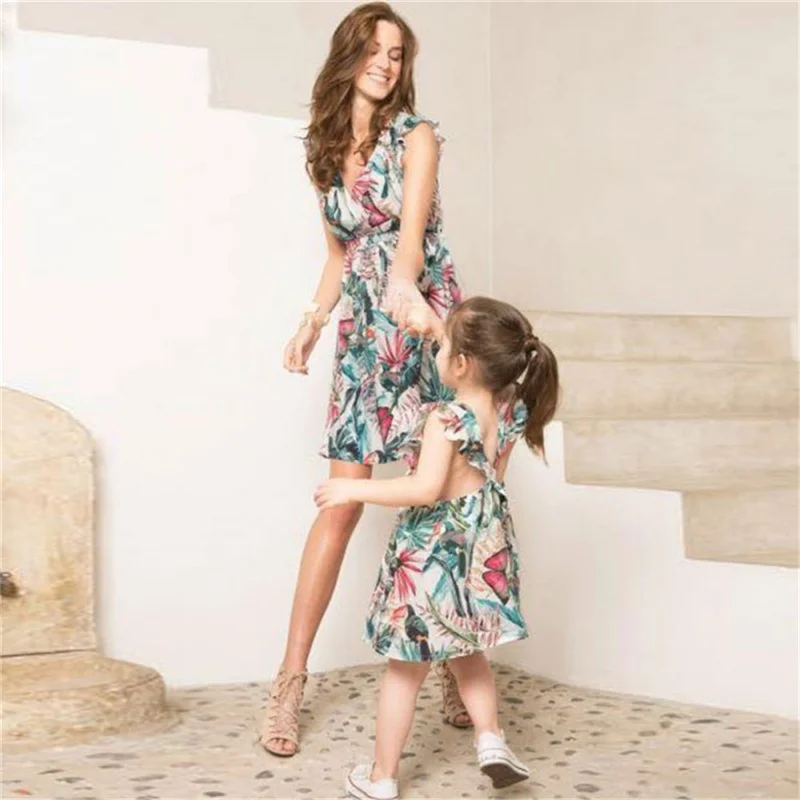 

Family Clothing Dresses Matching Outfits Flower Print Dress Mother And Daughter Clothes Sleeveless Ruffles Dresses Family Look