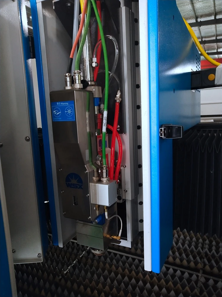 Китайская фабрика машина для лазерной резки металлических волокон с мобильным