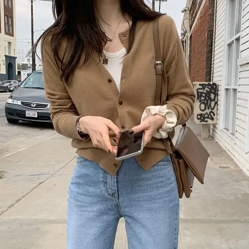 Женский вязаный кардиган куртка 2024 весна-осень новый стиль универсальный с