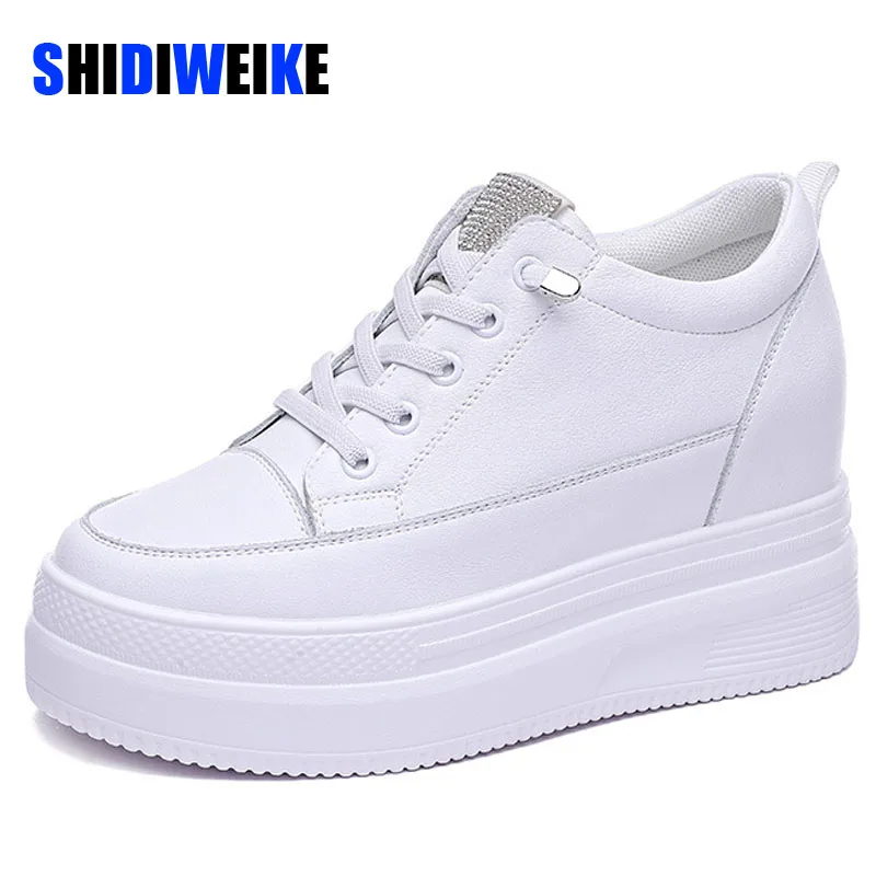 

SDWK/повседневная женская обувь из спилка; Белые кроссовки; Женская обувь; Сезон весна-лето; Дышащие сетчатые женские кроссовки на высоком каблуке