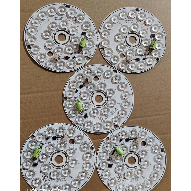 

Энергосберегающая светодиодная лампа 12Вт