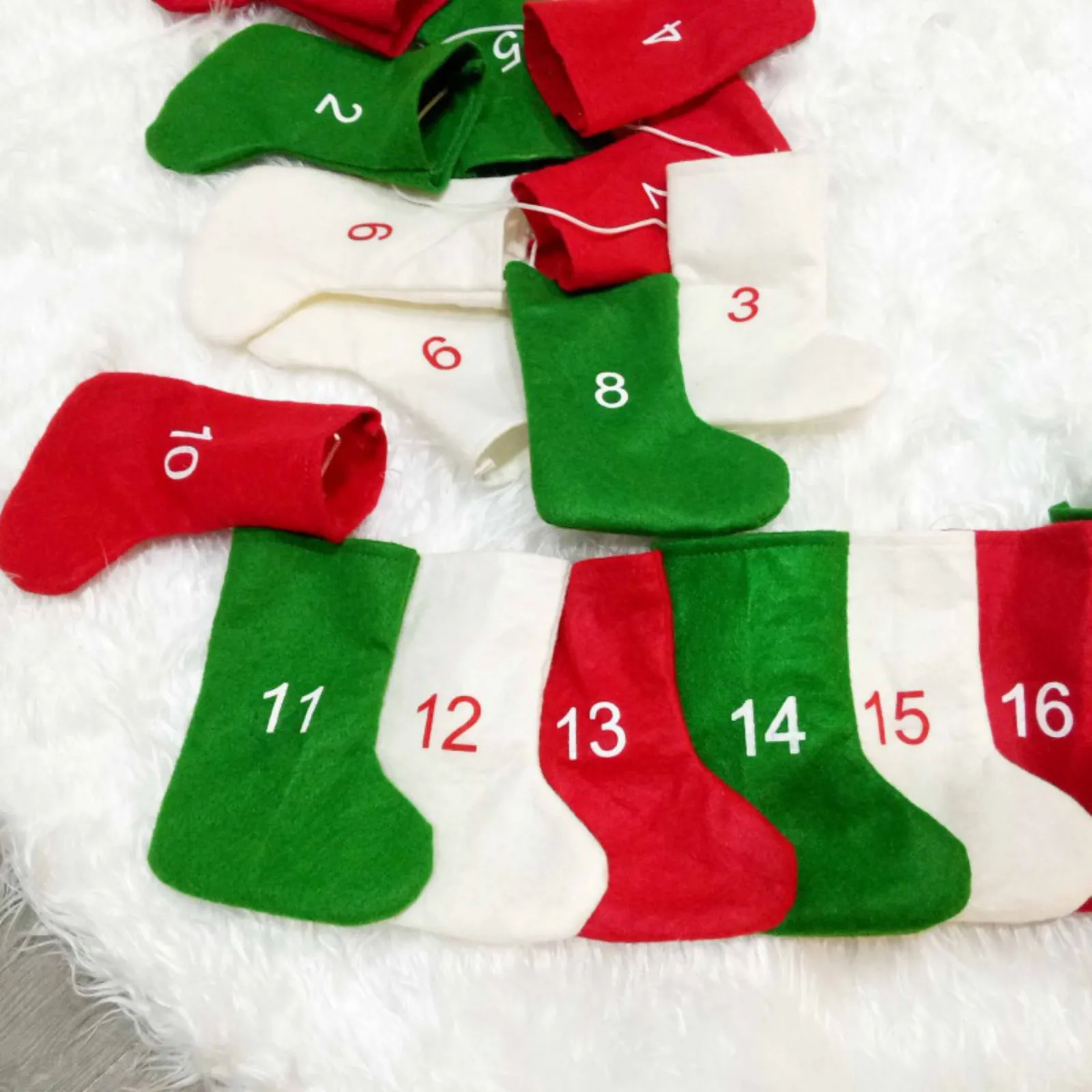 

Рождественские подвесные украшения, многоразовый календарь с обратным отсчетом на 24 дня, подвесные рождественские войлочные чулки для укр...