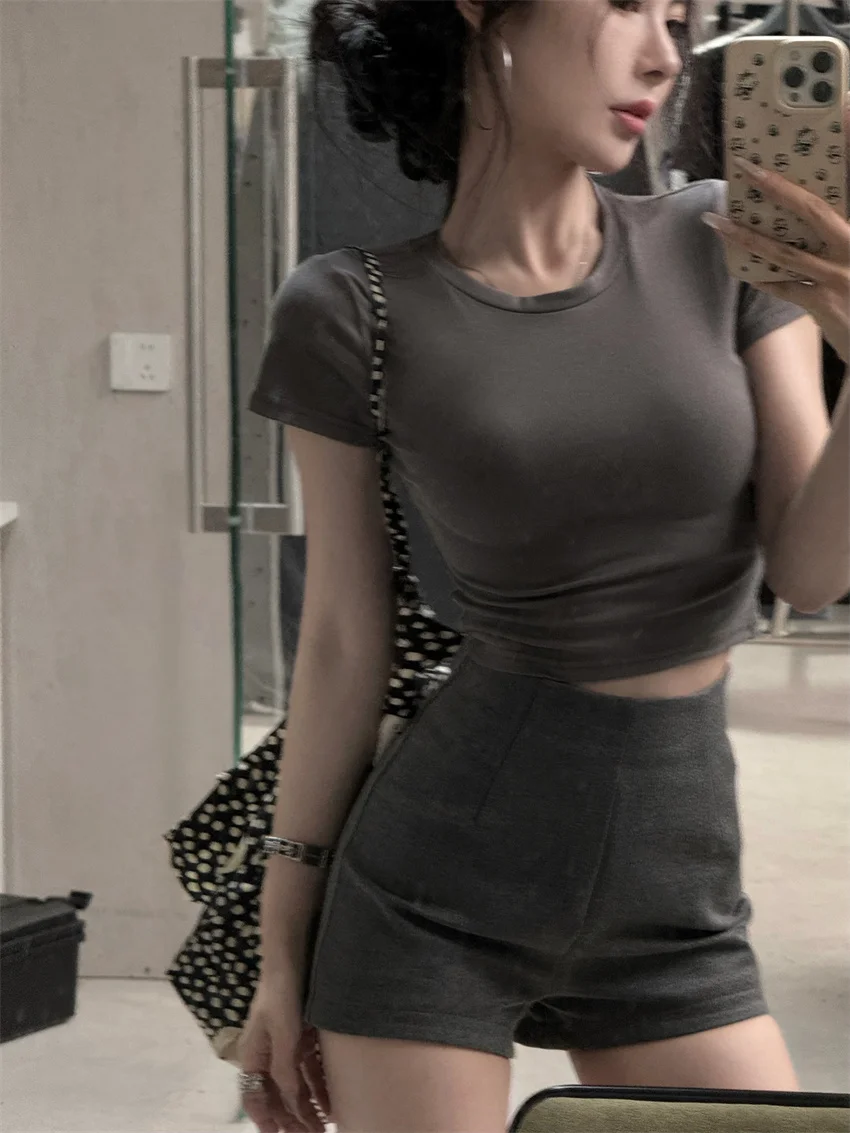 Футболка женская облегающая с завышенной талией однотонная лето 2024