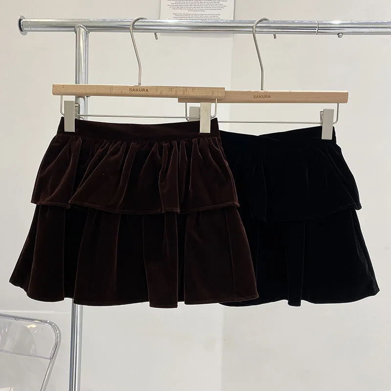 

Мини-юбка женская бархатная трапециевидная с высокой талией и шортами
