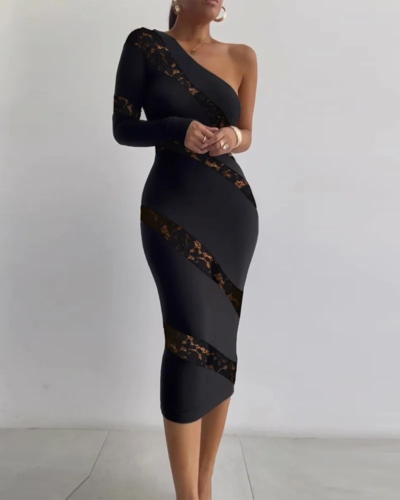 

Design sense slant shoulder temperament dress is thin sexy slant neck black dress