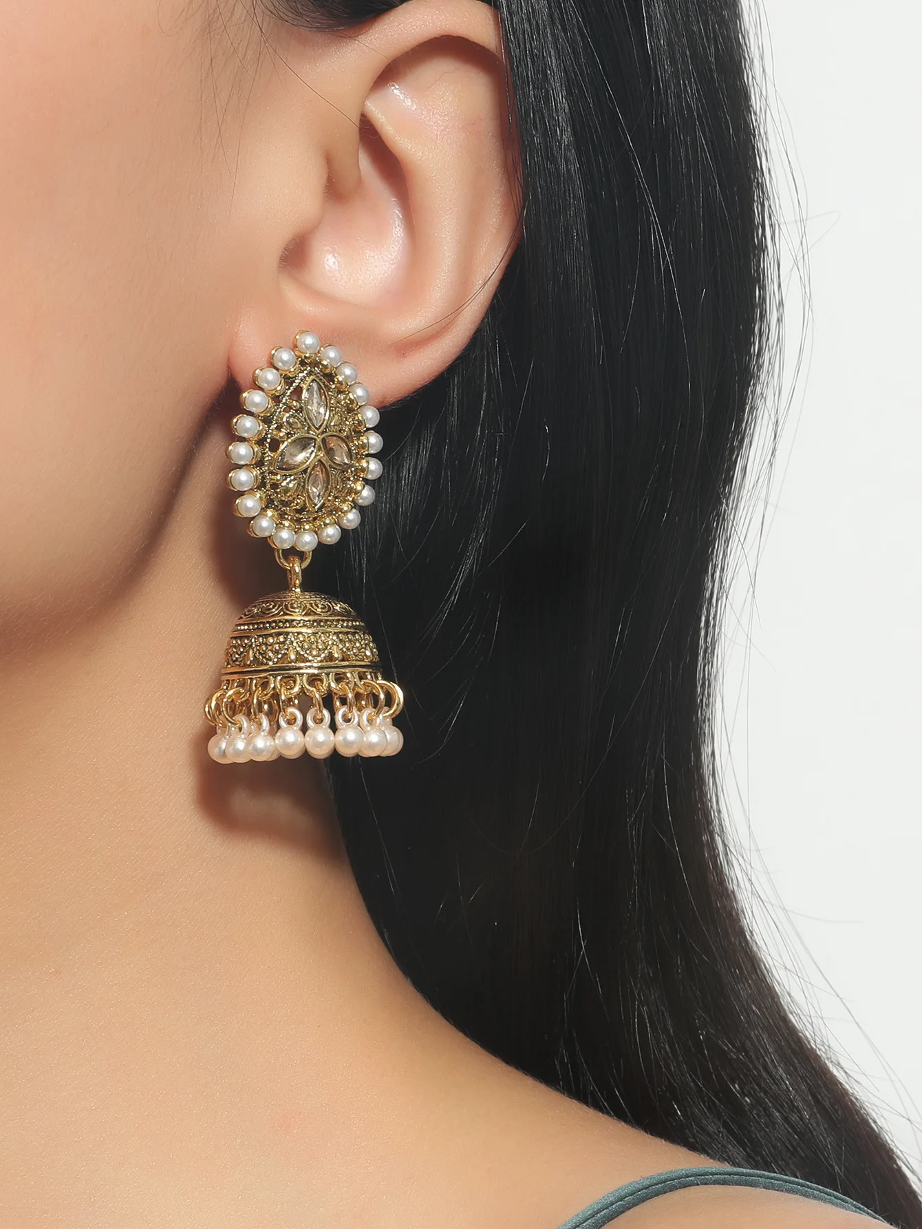 

Vintage Waterdrop Inlaid Pearl Rhinestone Earrings Bohemian Bell Alloy Retro Tassel Earrings for Women Eemperament Jewelry Gifts