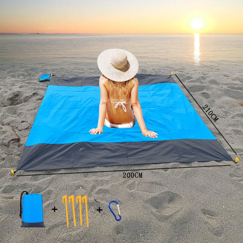 

Outdoor Camping Waterproof Convenient Foldable Two-color Picnic Mat Waterproof Mat Polyester Plaid Cloth Pocket Beach Mat