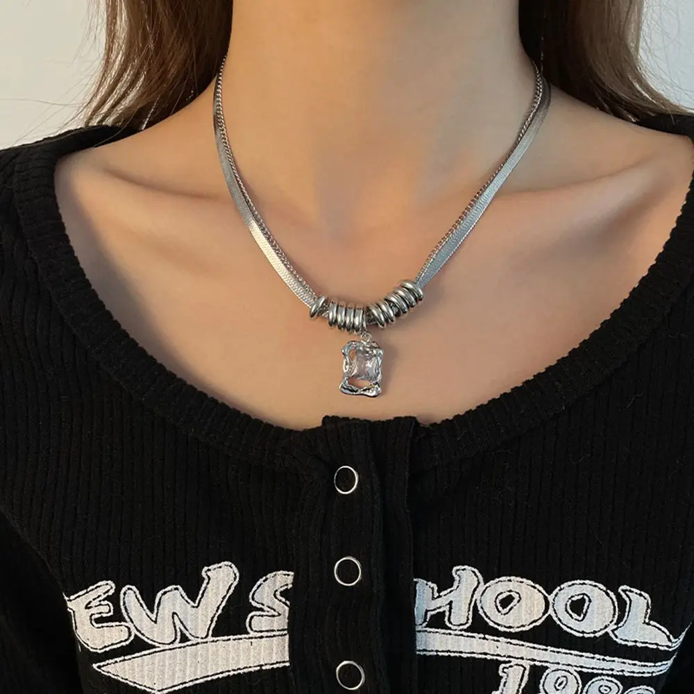 

Luxury Chic Circle Square Crystal Pendant Snake Chain Necklace for Women Trendy Hip Hop Daily Party Necklace Y2K Kpop Jewelry