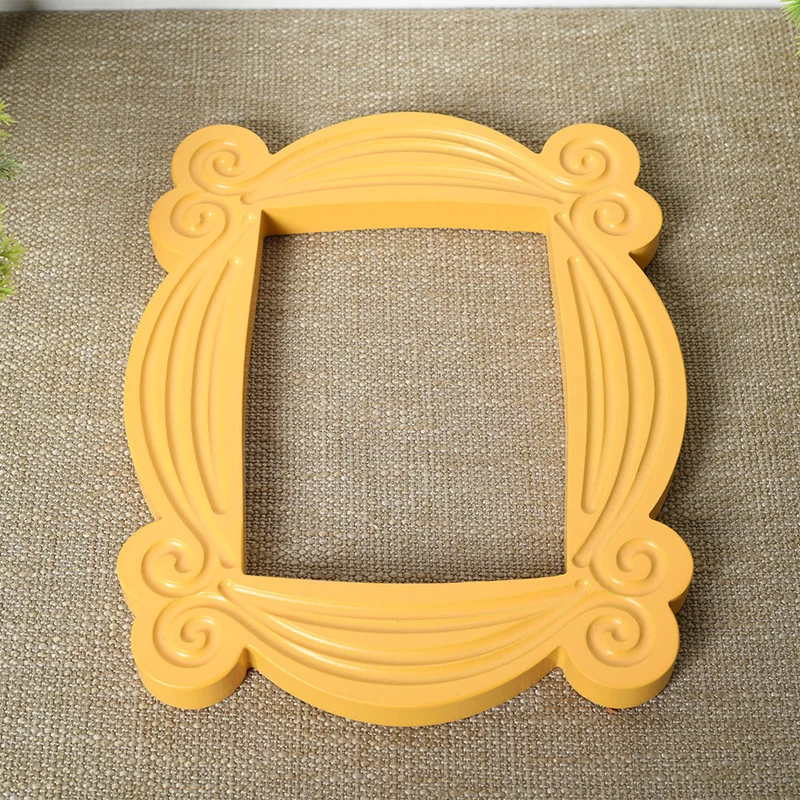 

Europe Wooden Photo Frame Yellow Resin Door Frame DIY Wall Hanging Picture Frame Home Decoration Gift 25.5*20.5*1.5cm