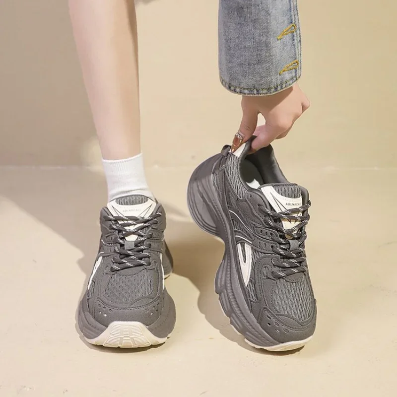 2024 женские кроссовки в стиле ретро на толстой подошве корейская женская обувь