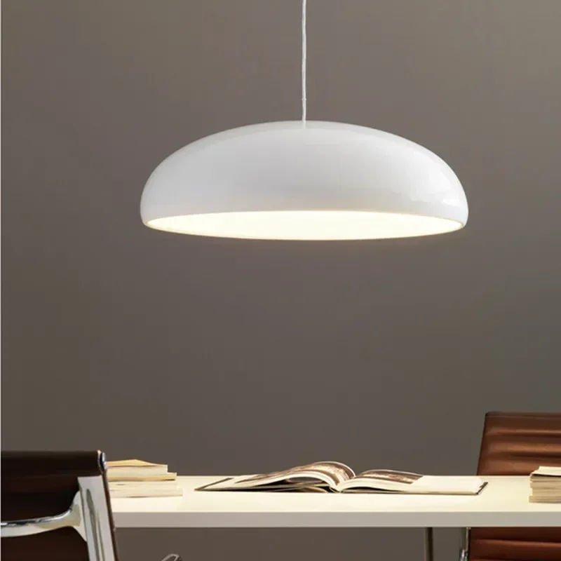 Фото Современные светодиодные подвесные светильники, черно-белые, с круглым алюминиевым плафоном, в скандинавском стиле, для обеденного стола, декор для комнаты №5