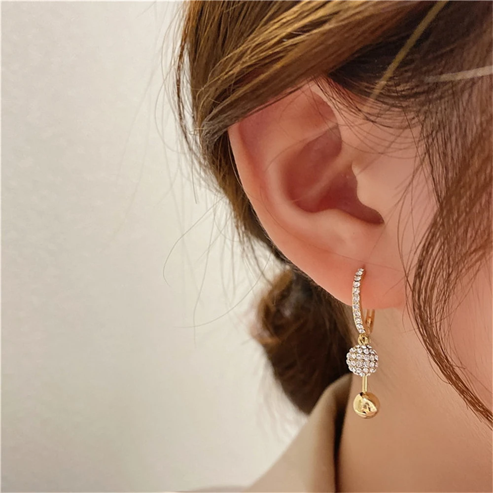 

New Fashion Inlaid Rhinestone Ball Pendant Earrings Korean Style Gold Color Hoop Earring For Woman Luxury Party Jewelry Gifts