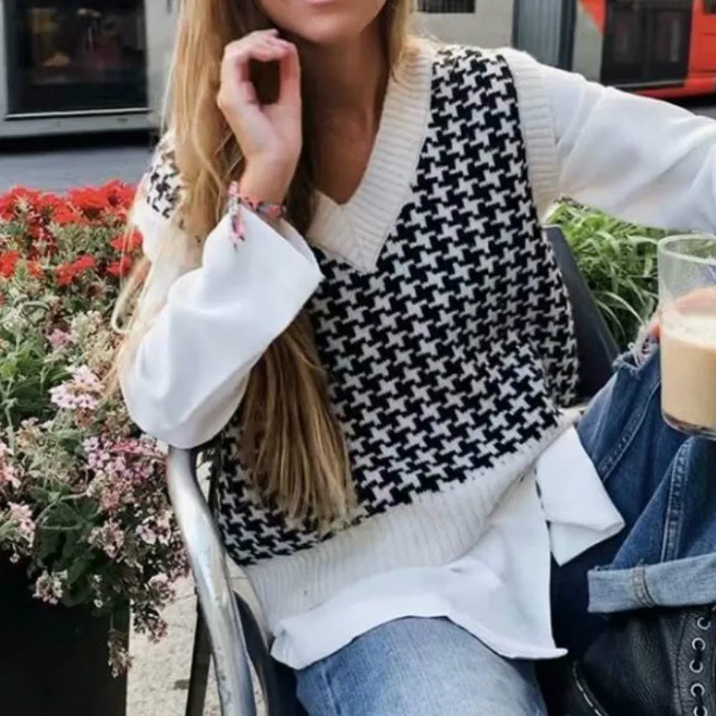 

Женский трикотажный жилет с V-образным вырезом, без рукавов