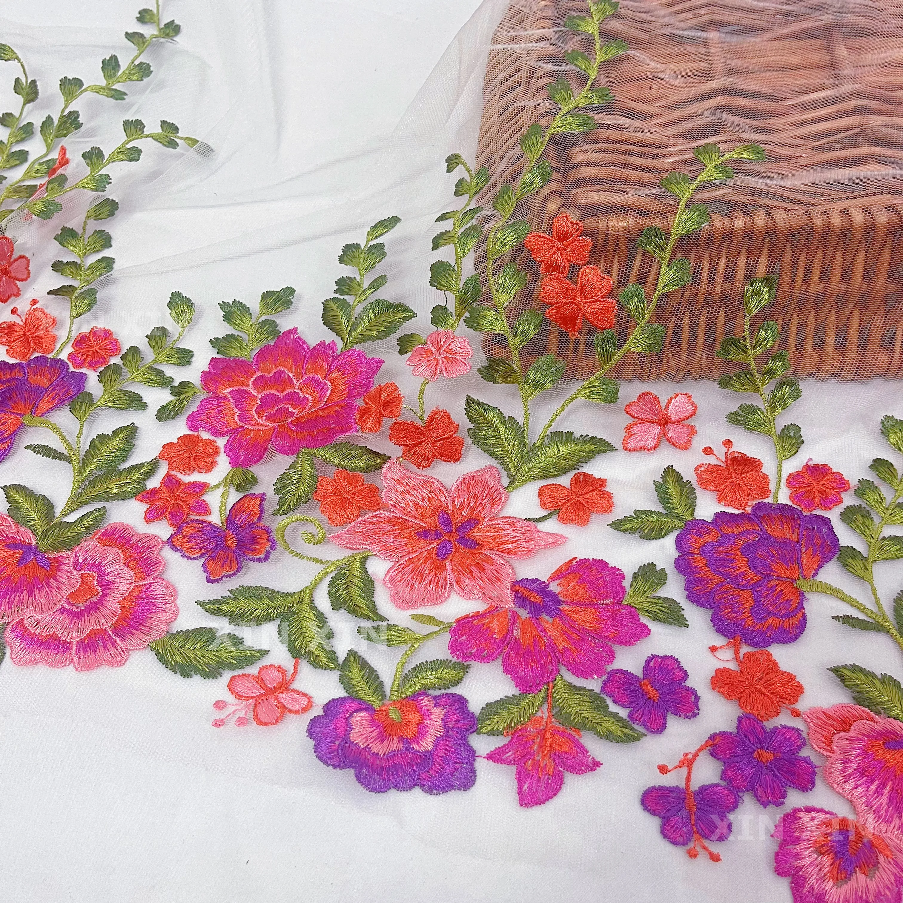 Розовая Цветочная вышитая кружевная отделка шириной 40 см белая или черная