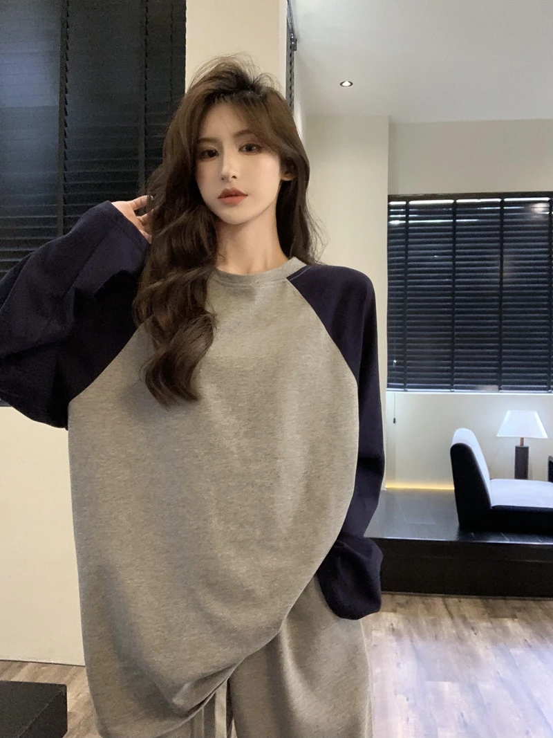 

Real shot autumn Hong Kong style retro fashion hit color raglan sleeves loose and lazy casual long-sleeved T-shirt ins