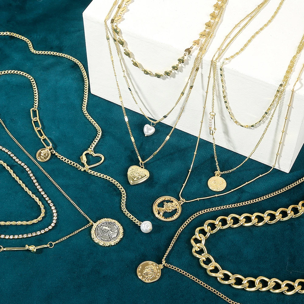 

Multilayer Love Heart Pendant Necklace for Women Vintage Irregular Pearl Aesthetic Necklaces Long Chain Choker Collares De Mujer