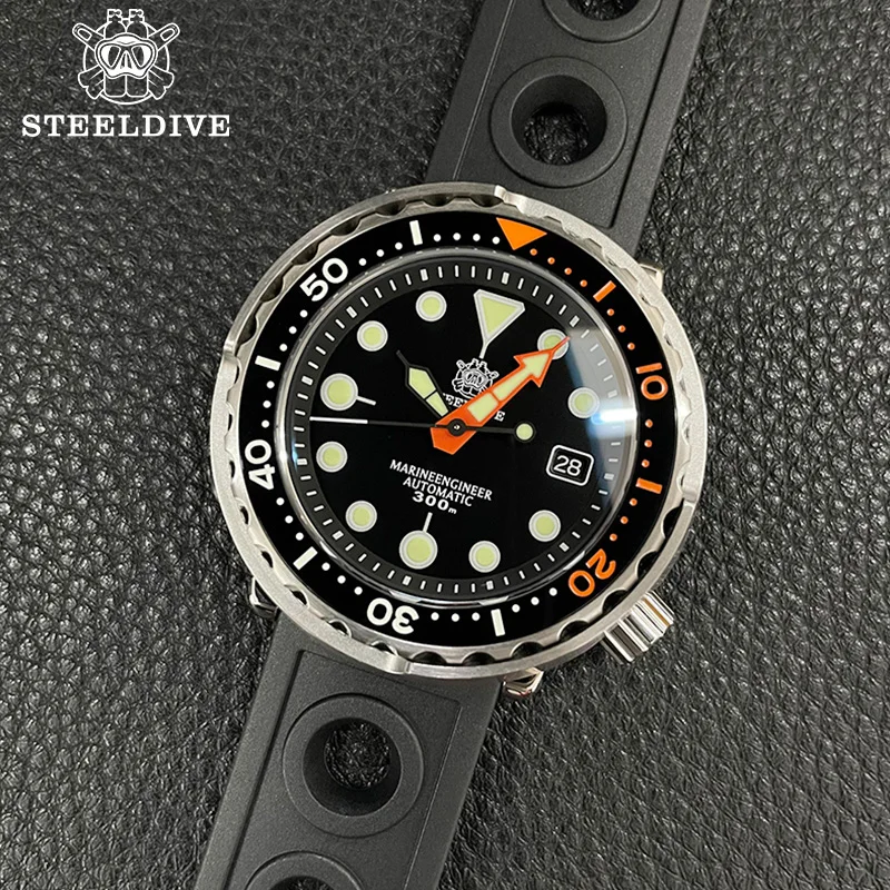 

STEELDIVE Mens Automatic Watches 300m Waterproof NH35 Mechanical Watch Sapphire Mirror Stainless Steel Tuna Wristwatches