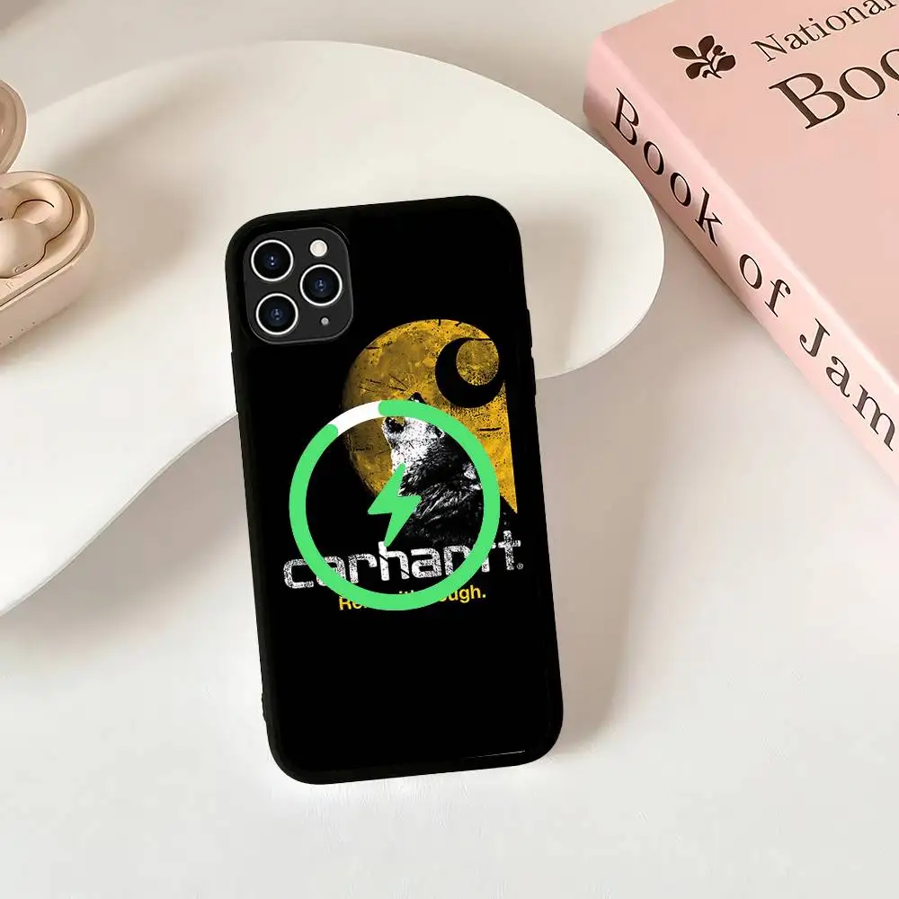 Фото Магнитный матовый чехол C-Carharttes LOGO для iPhone 16, 17, 15, 14, 13, 12, 11 с поддержкой беспроводной зарядки MagSafe №3