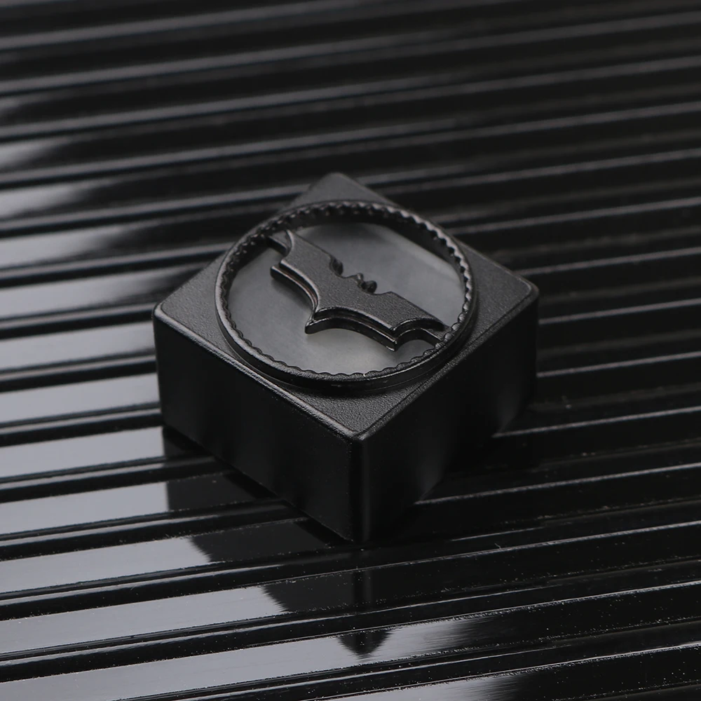 

Индивидуальная механическая клавиатура из цинкового алюминиевого сплава, клавиатура для кино и комиксов, периферийная клавиатура, колпачо...