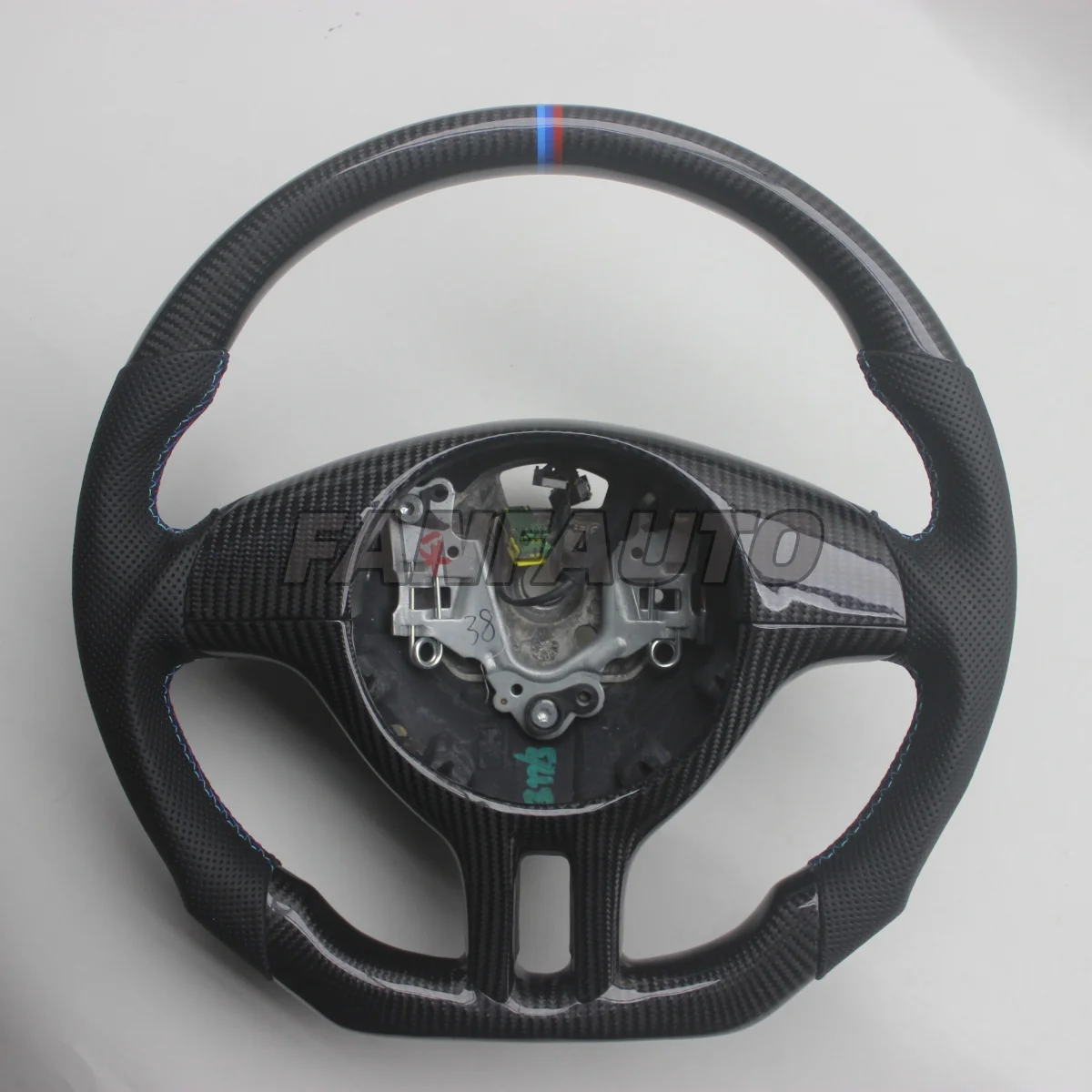 

Сменное рулевое колесо из натурального углеродного волокна с кожей для BMW E46 3 серии 1997-2006