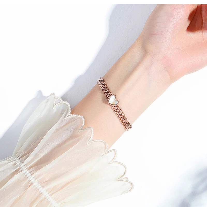 

Женский браслет из титановой стали в форме сердца