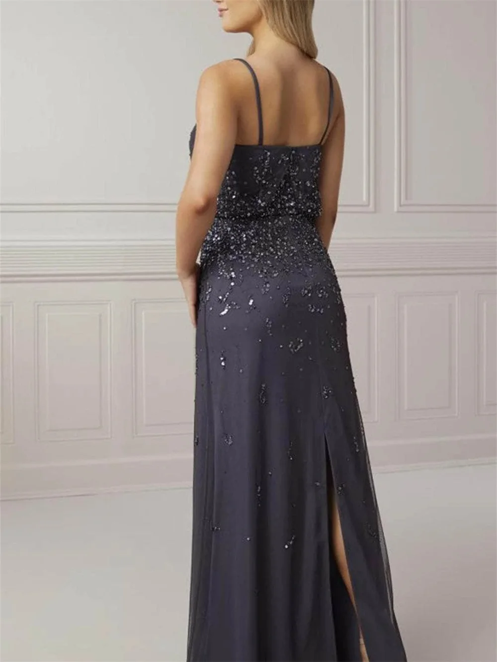 Рисунок 2 - Женское платье с бисером для матери невесты