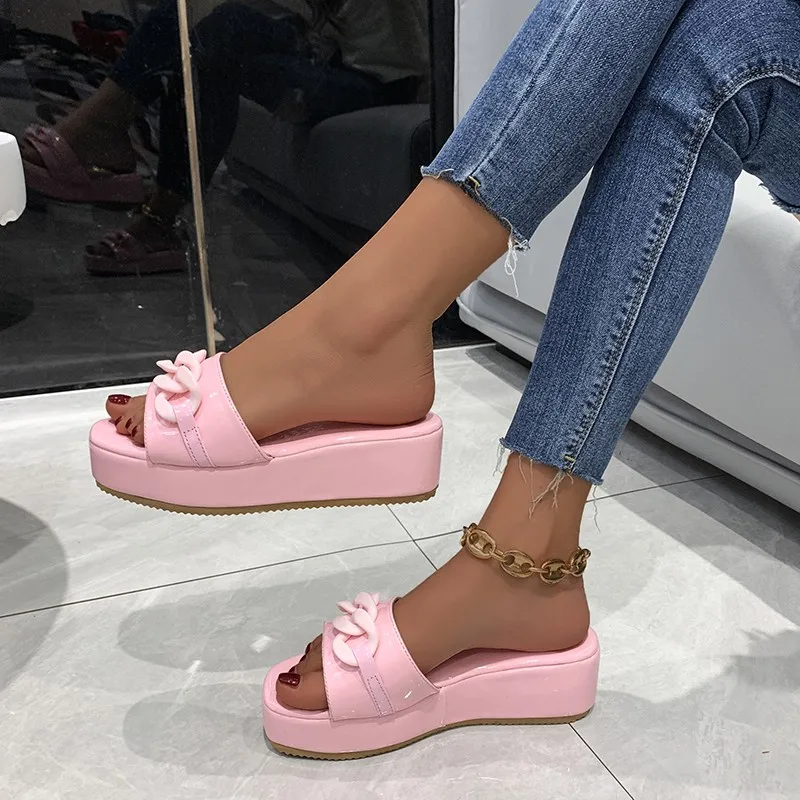 2022 New Summer Women's Platform Shoes Outdoor Beach Metal Chain Wedge Sandals Fashion Designer Slippers Casual Flip-flops