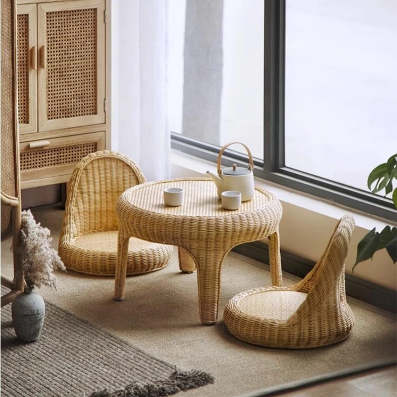 Маленький кофейный столик и стул из ротанга низкий чайный ручной работы для