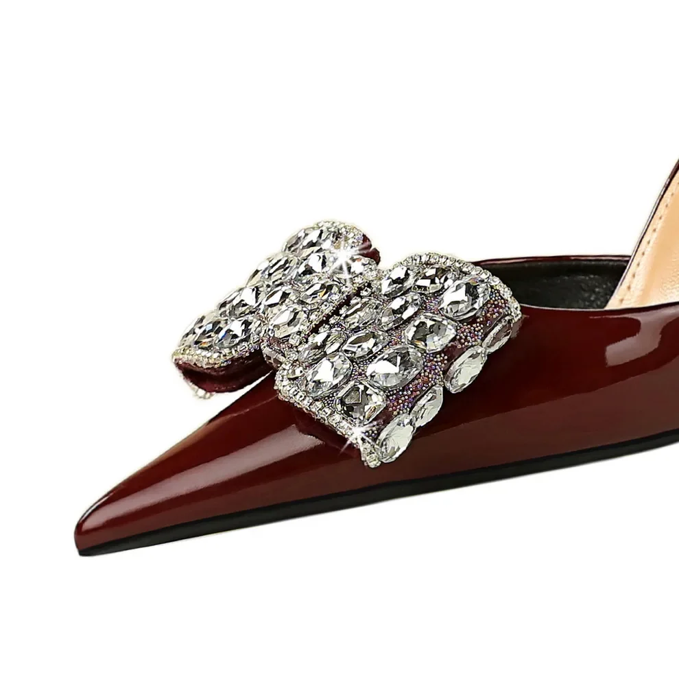 Туфли-лодочки женские из лакированной кожи на высоком каблуке 8 см с острым