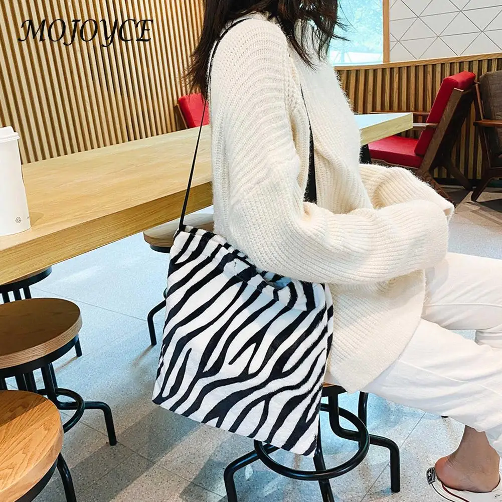 

Повседневные женские сумки, женские сумки, модные сумки-мессенджеры на плечо, дизайнерские женские сумки из плюша с коровьим узором, 2020