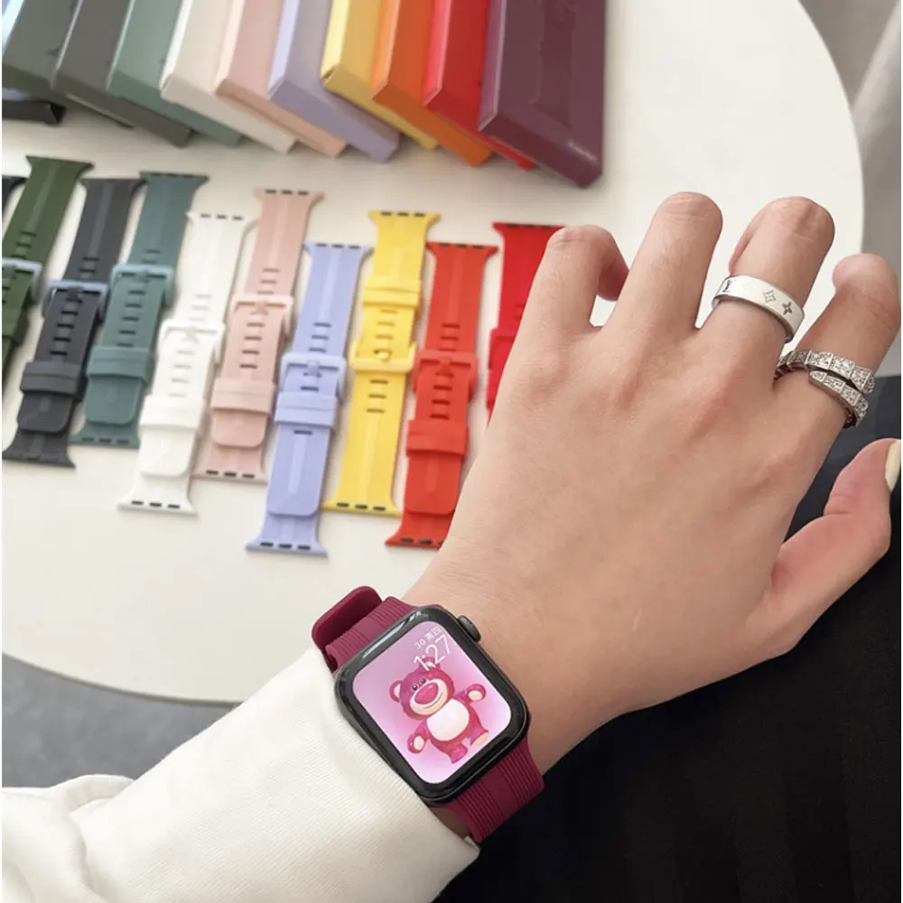 Silicone Strap For Apple Watch band 49mm 41mm 45mm 40mm 38mm Smart rubber watchband bracelet iWatch band for Series 8 SE 5 4 3 2
