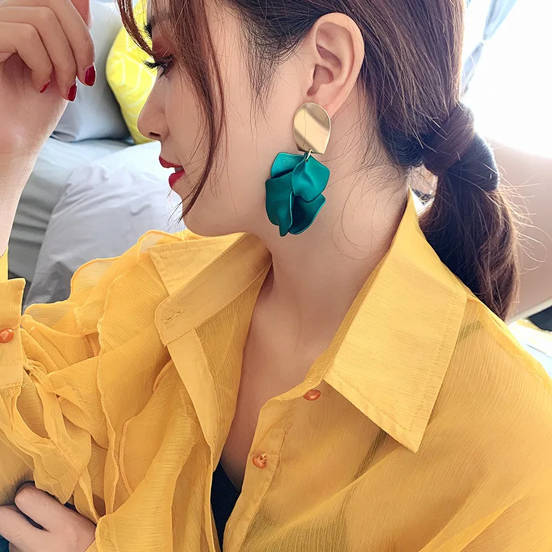 

Summer Earrings seaside resort solid color petal Earrings women's long temperament Korean version personalized net red versatile