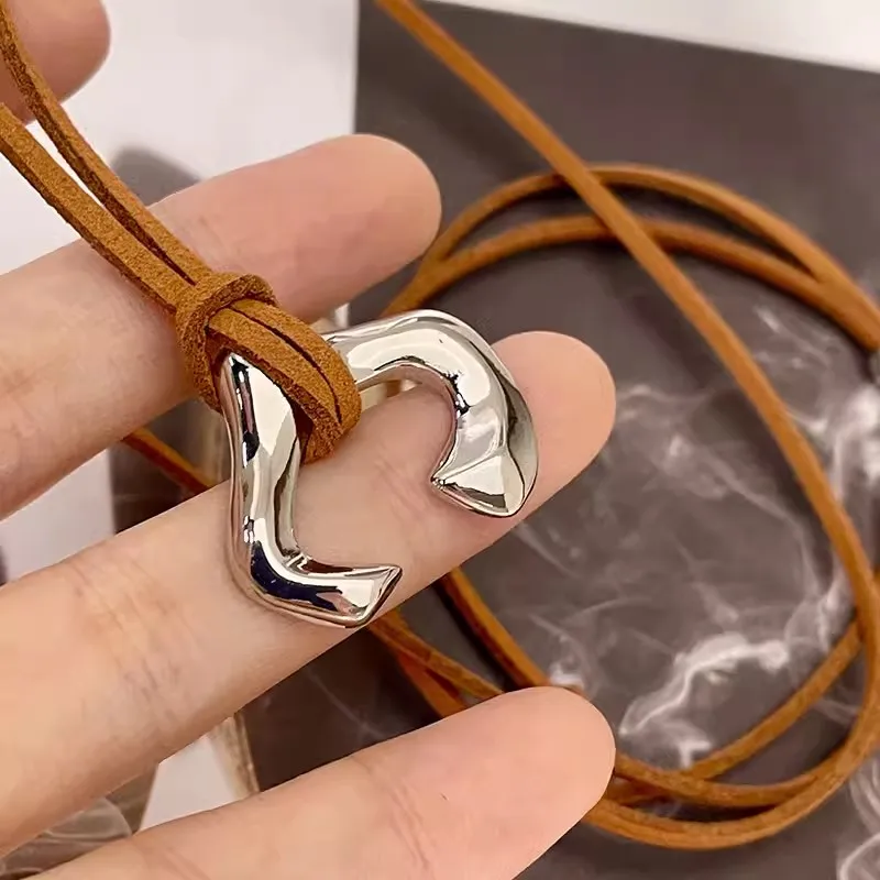 Металлическое ожерелье в форме подковы для женщин и девушек