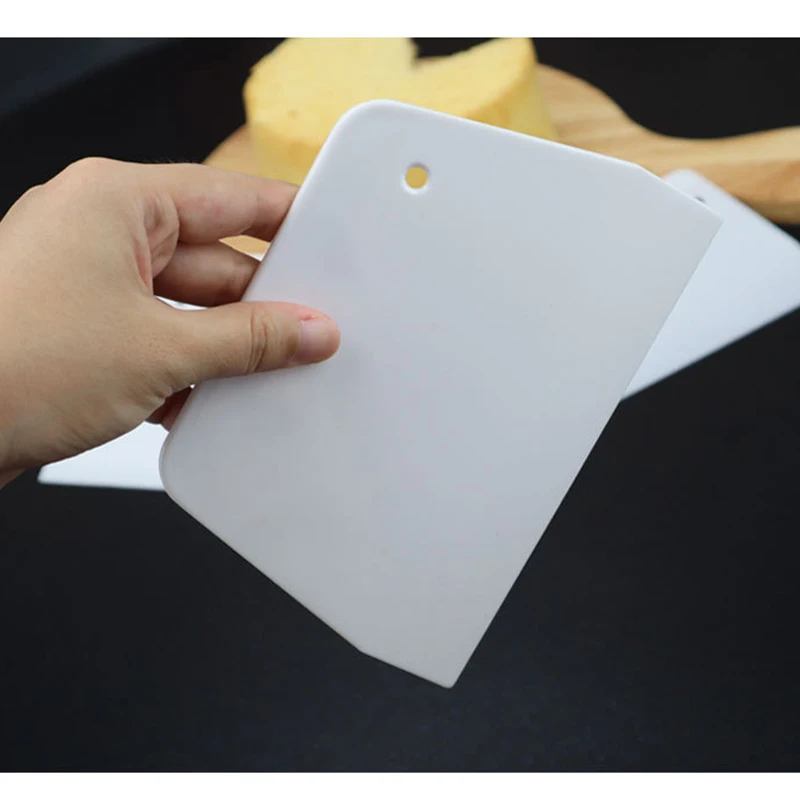 White Pastry Cutter Plastic Cake Spatulas Dough Baking Scraper Bread Pizza Fondant Butter Knife Multiduty Safe Kitchen Tools