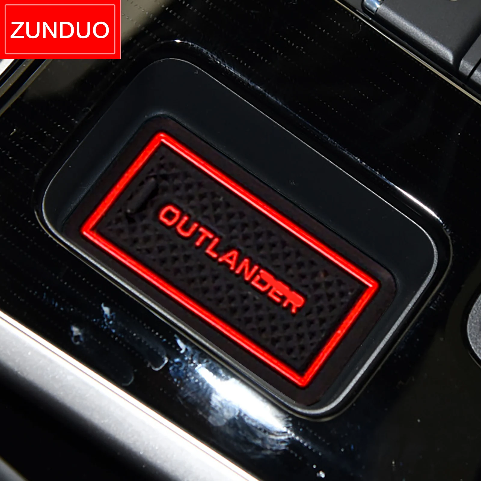 Противоскользящий коврик для чашки с прорезями ворот ZUNDUO Mitsubishi Outlander 2019-2021