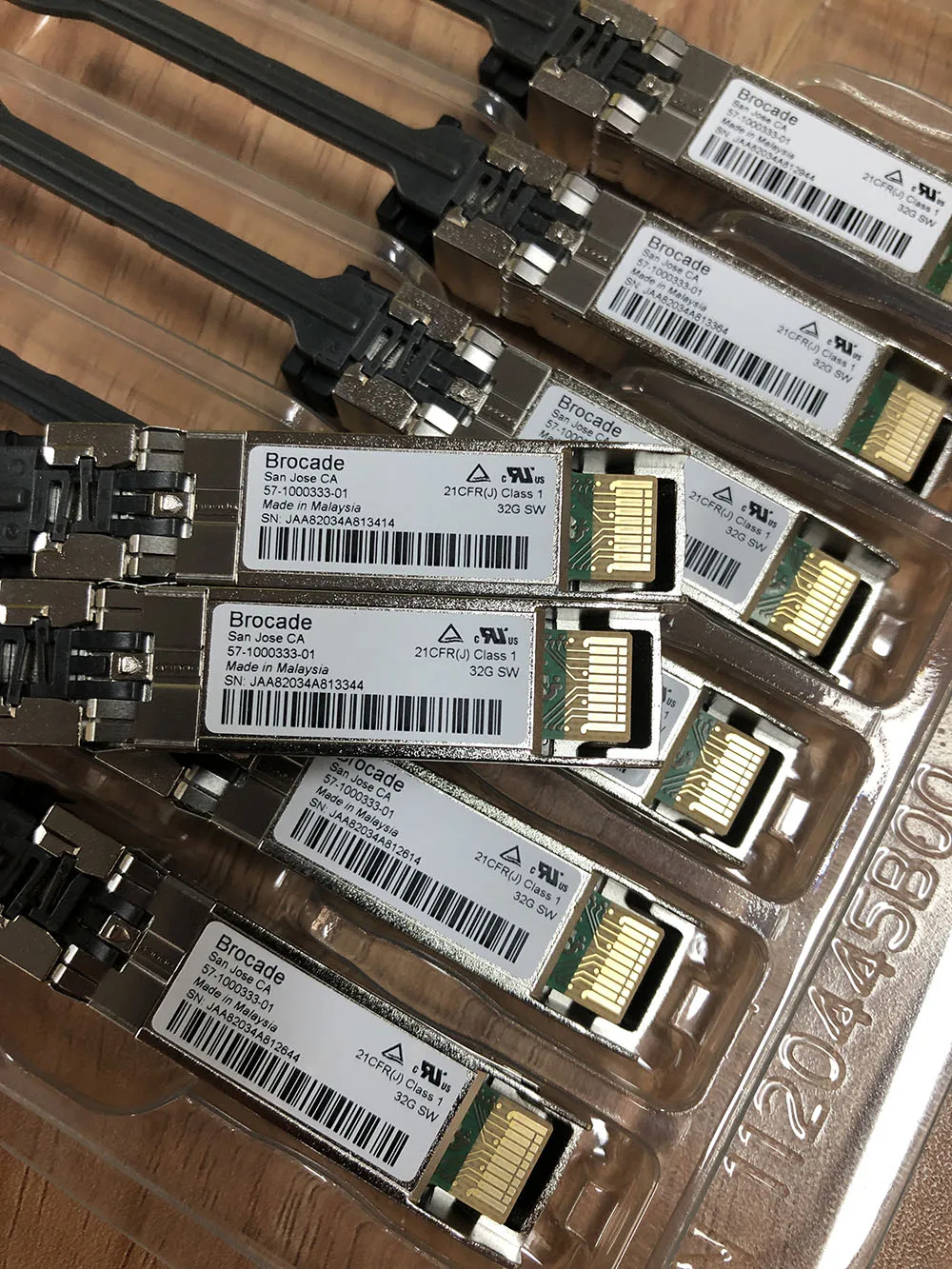 brocade 32g sfp 57-1000333-01 32GB SW 850NM SFP+ Used in G630 ds6620 ds6630 G620 Switches Network Optical Transceiver