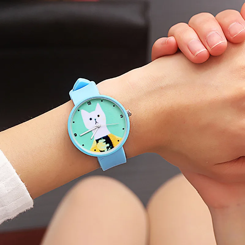 

Social people white silica gel hand lovely fashion girls watch gift table